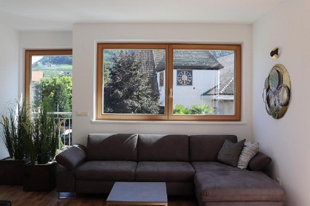 Ferienwohnung Mit Garage, Fahrradraum Und Sehr Grosser Sonnenverwoehnten Terrasse Lagundo Eksteriør bilde