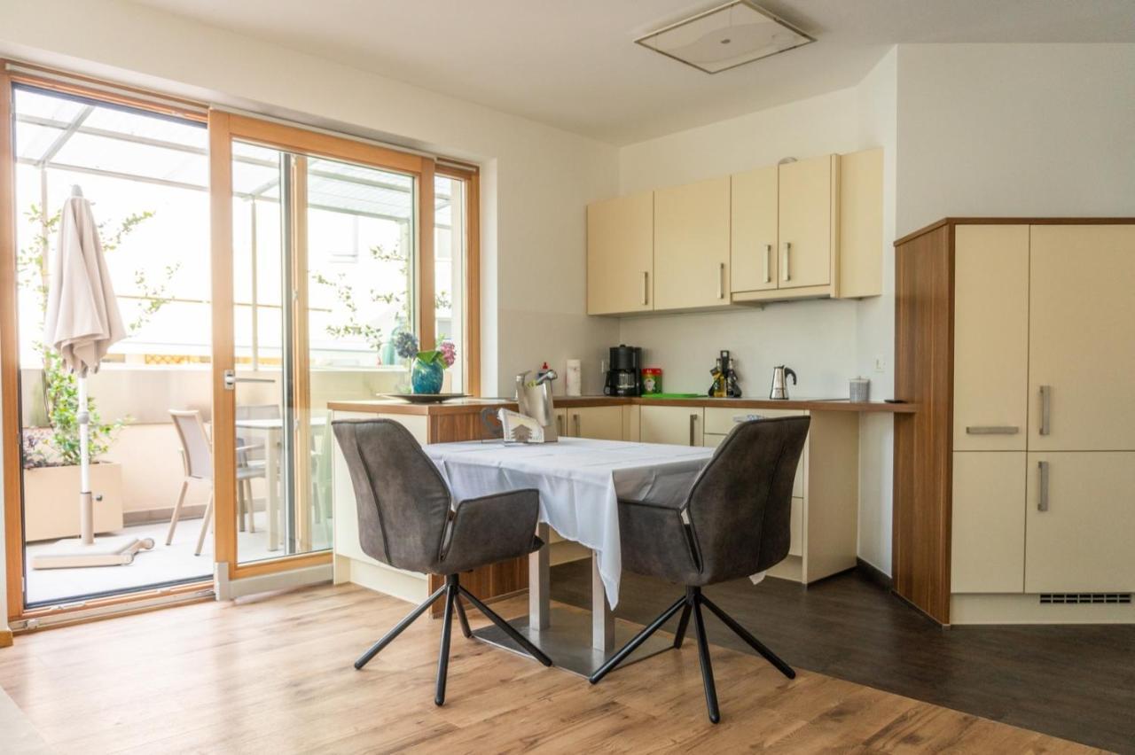 Ferienwohnung Mit Garage, Fahrradraum Und Sehr Grosser Sonnenverwoehnten Terrasse Lagundo Eksteriør bilde