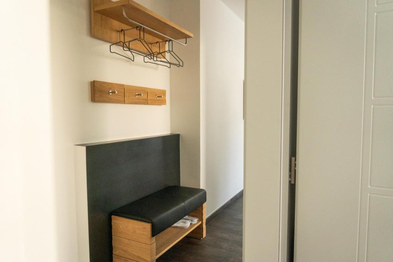 Ferienwohnung Mit Garage, Fahrradraum Und Sehr Grosser Sonnenverwoehnten Terrasse Lagundo Eksteriør bilde